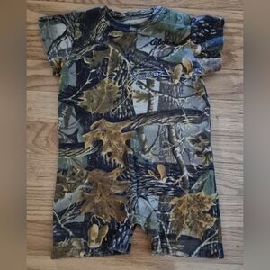 Cabela's Size 12 Months Camouflage Baby Romper One Piece EUC